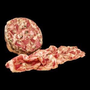 Soprassata affettata su fondo nero, accanto al trancio tagliato